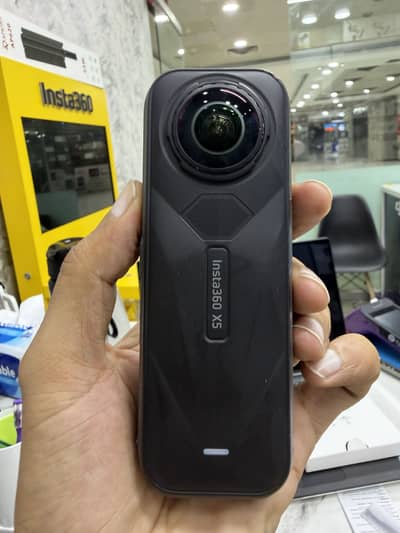 Insta360 X5