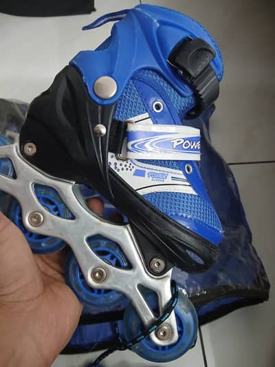 Kid skating shoes (used 1 time)