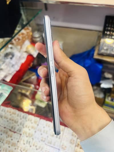 Infinix Hot 12