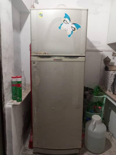 Low Price Excellent Performance Good condition Dawlance Refrigerator