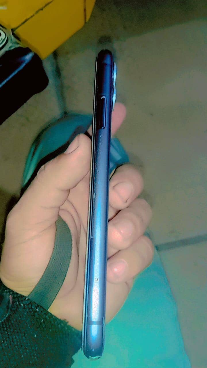 Apple iPhone 11 6