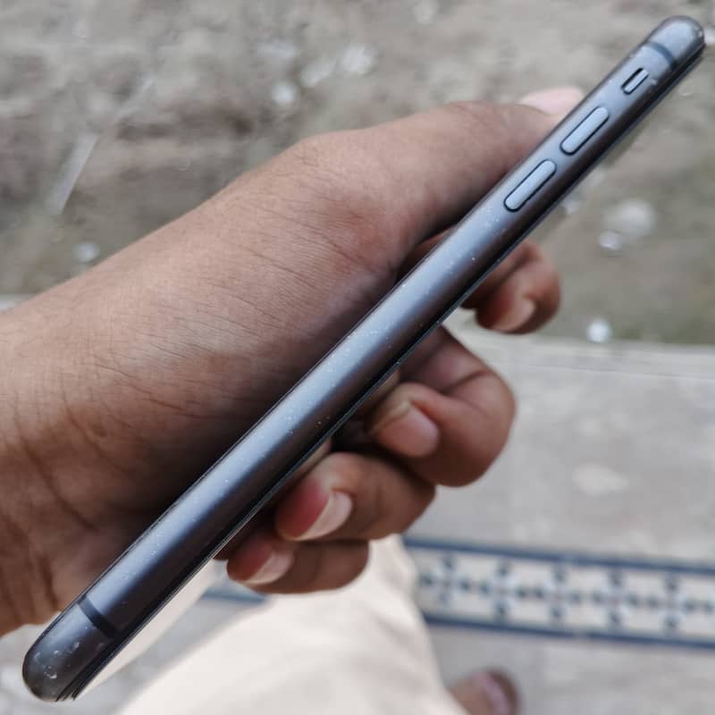 Apple iPhone 11 5