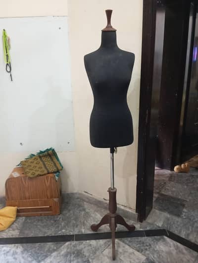 white and black dimi stachu total 31  pieces more details in discrip