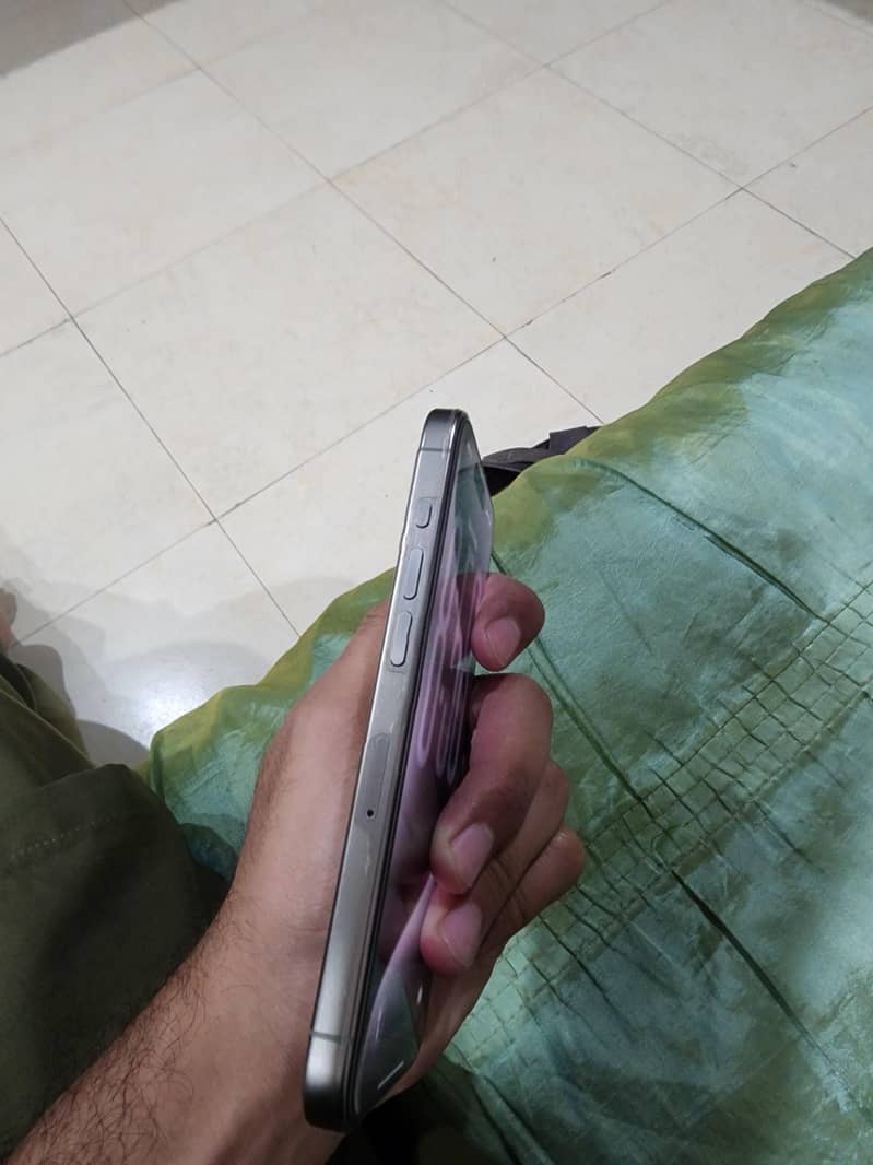 Apple iPhone 15 Pro 1