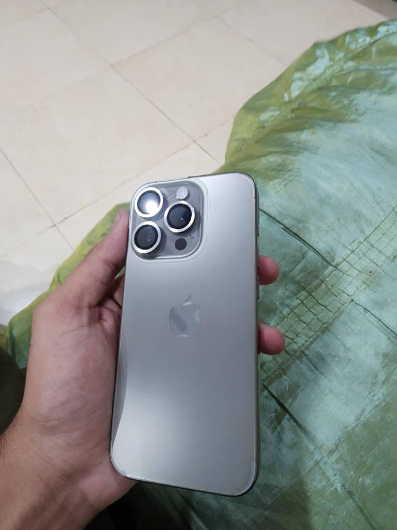 Apple iPhone 15 Pro 2