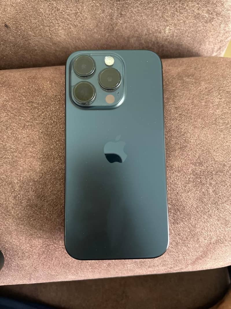Apple iPhone 15 Pro 0