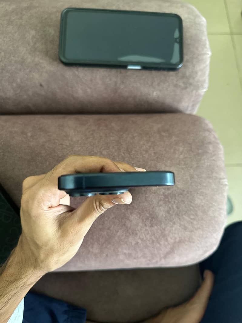 Apple iPhone 15 Pro 3