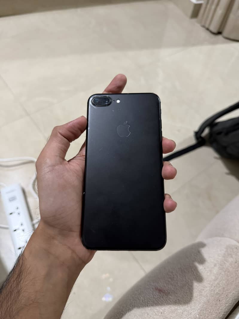 Apple iPhone 7 Plus 2