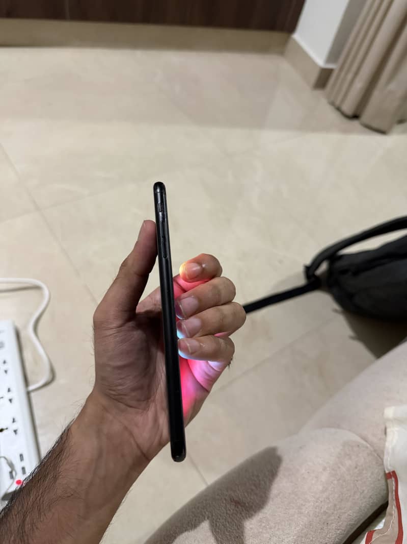 Apple iPhone 7 Plus 5