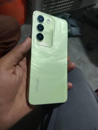 vivo y100