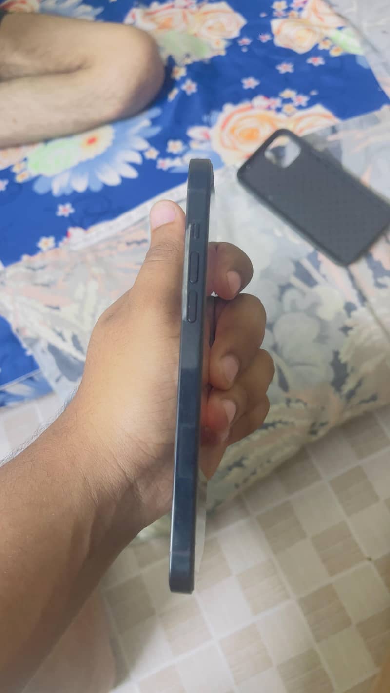 Apple iPhone 14 plus 3