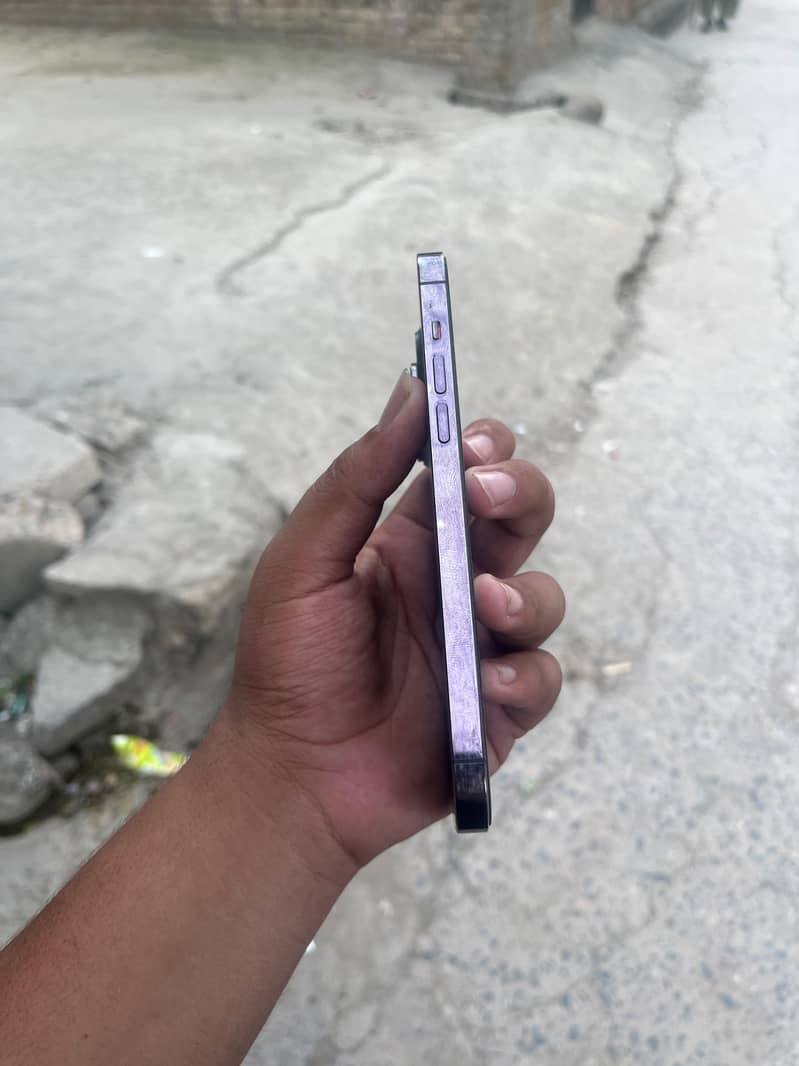 Apple iPhone 14 Pro Max 1