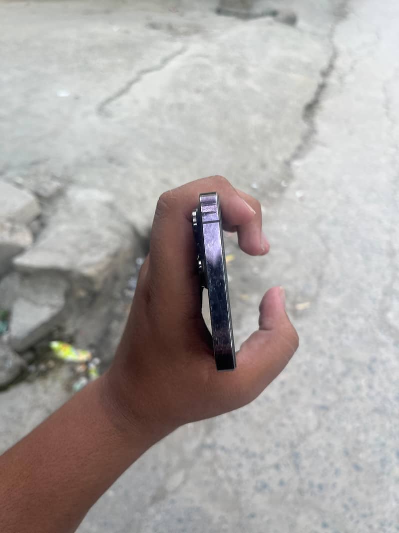 Apple iPhone 14 Pro Max 2