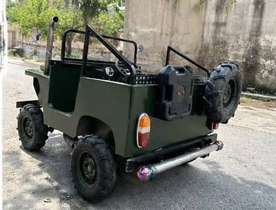 Jeep M 825 2026