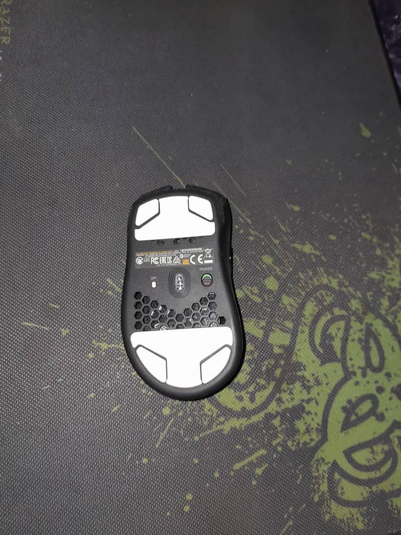 GLORIOUS MODEL D WIRELESS 1