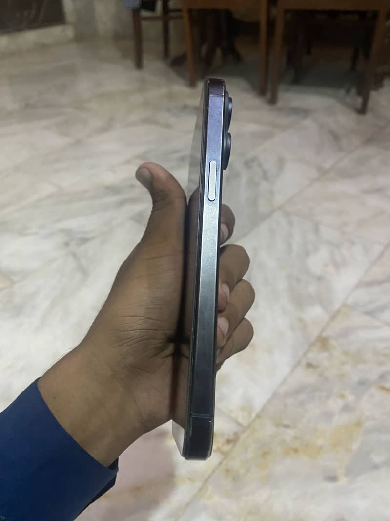 iPhone 15 pro max 2