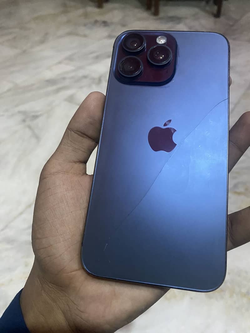 iPhone 15 pro max 3