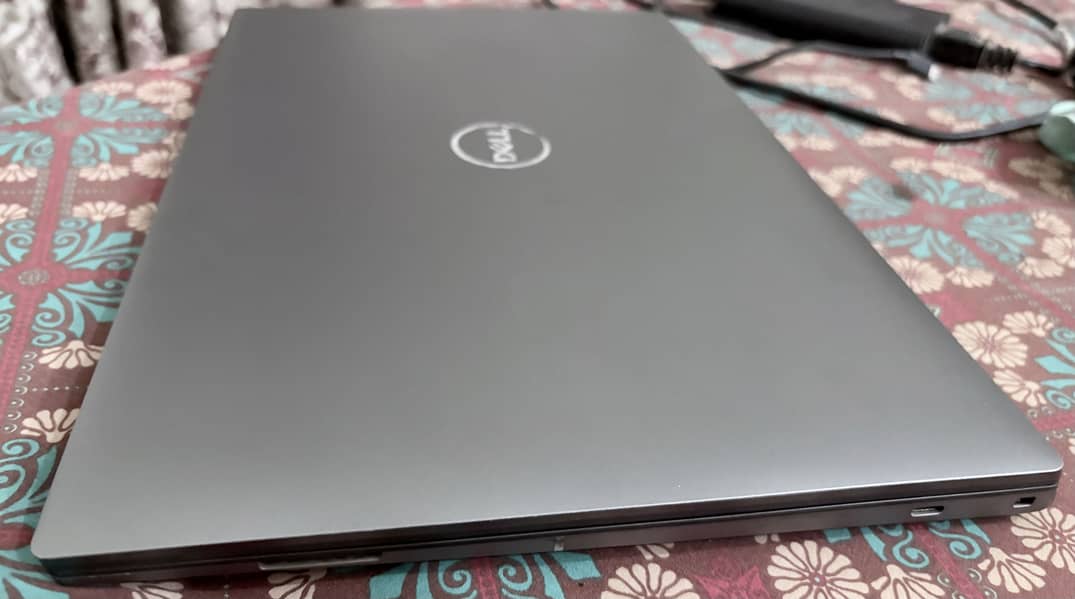 Dell Precision 5680 4