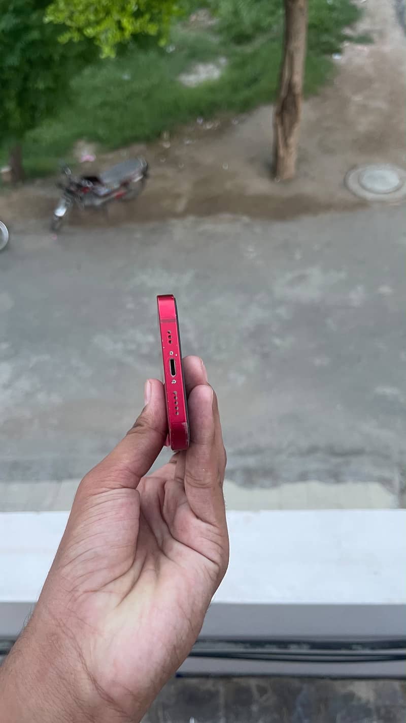 Apple iPhone 13 6