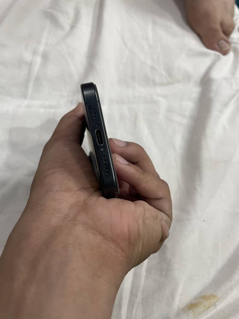 Apple iPhone 15 Pro 1