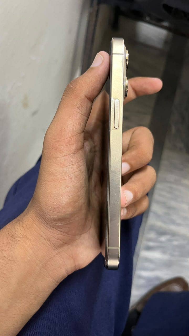Apple iPhone 13 Pro 4