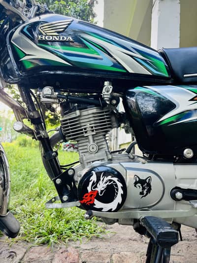 Honda 125 model 2023 in excellent condition is available for sale