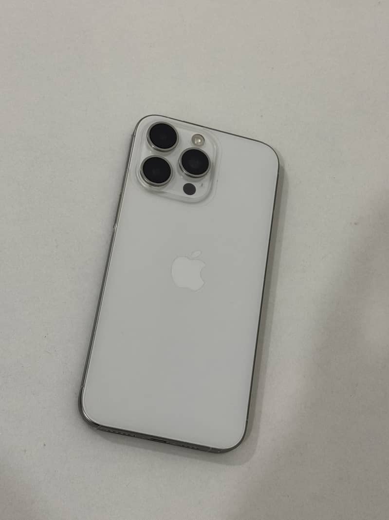 Apple iPhone 15 Pro Max 7