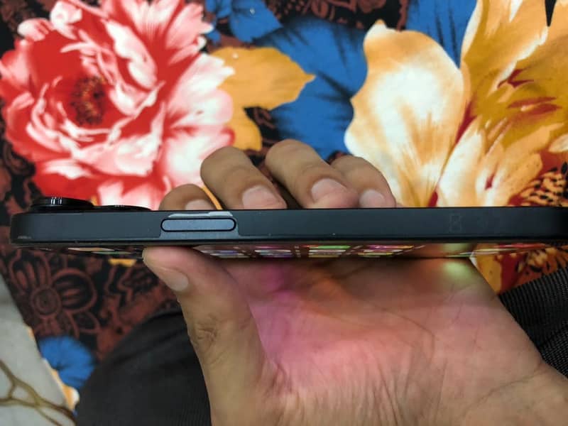 Apple iPhone 14 3