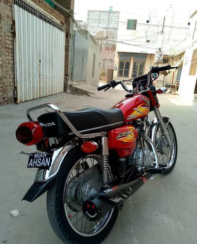 Honda bike 125cc 2021 model for sale all Punjab number
