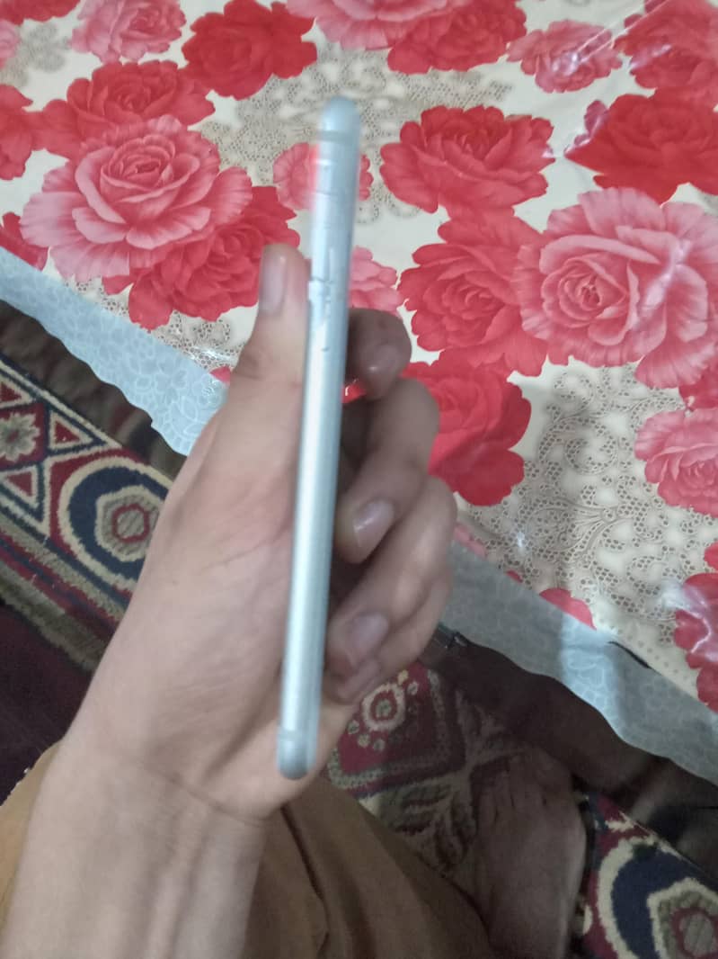 Apple iPhone 7 5