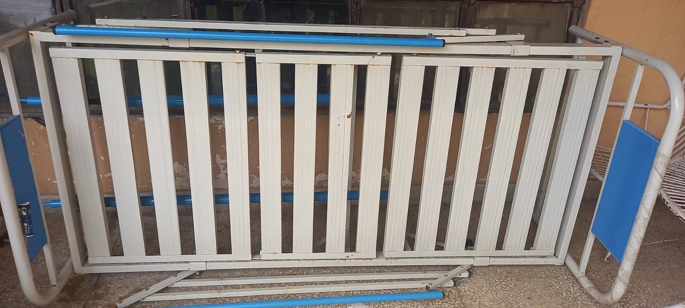 Single Iron Bed 0