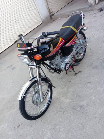 ہونڈا سی جی 125 بائک فار سیل واٹس ایپ نمبر 03,09,23,43,028,