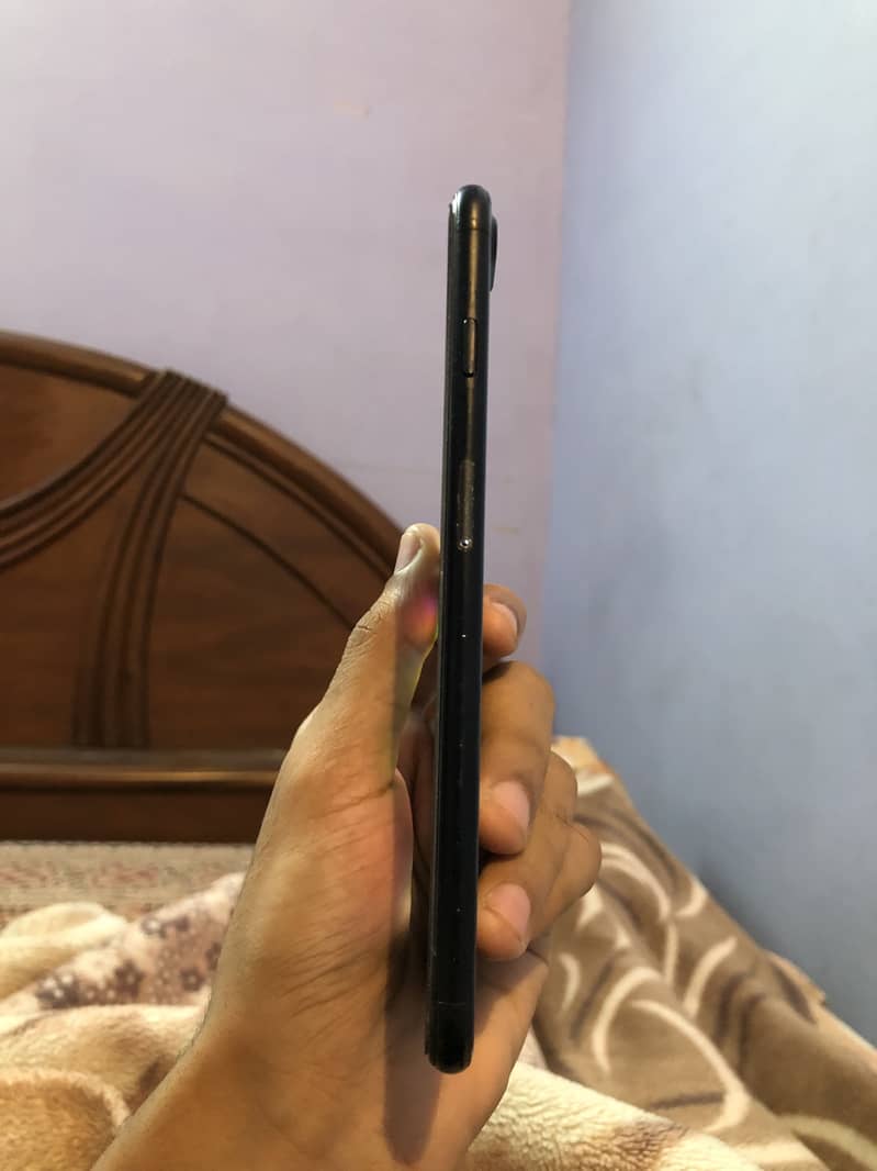 Apple iPhone 7 Plus 0