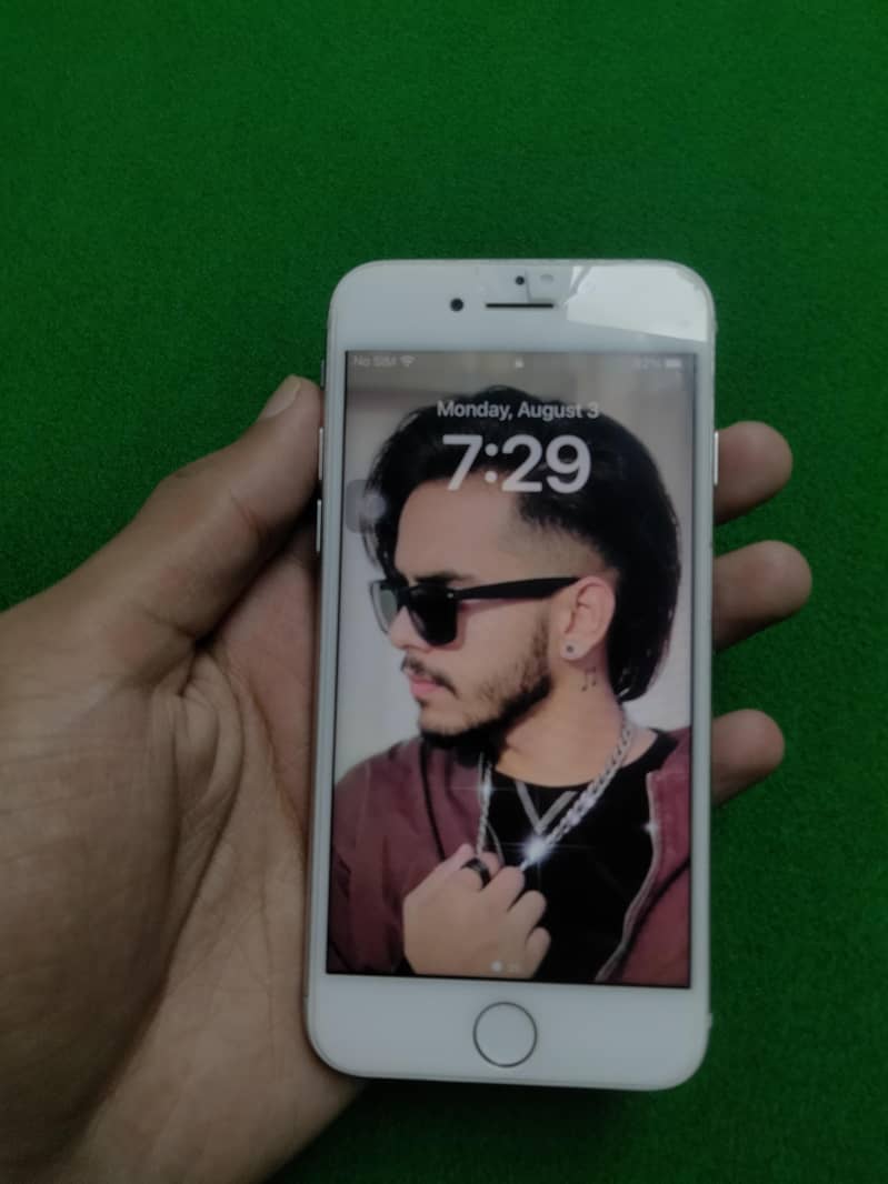 Apple iPhone 8 5