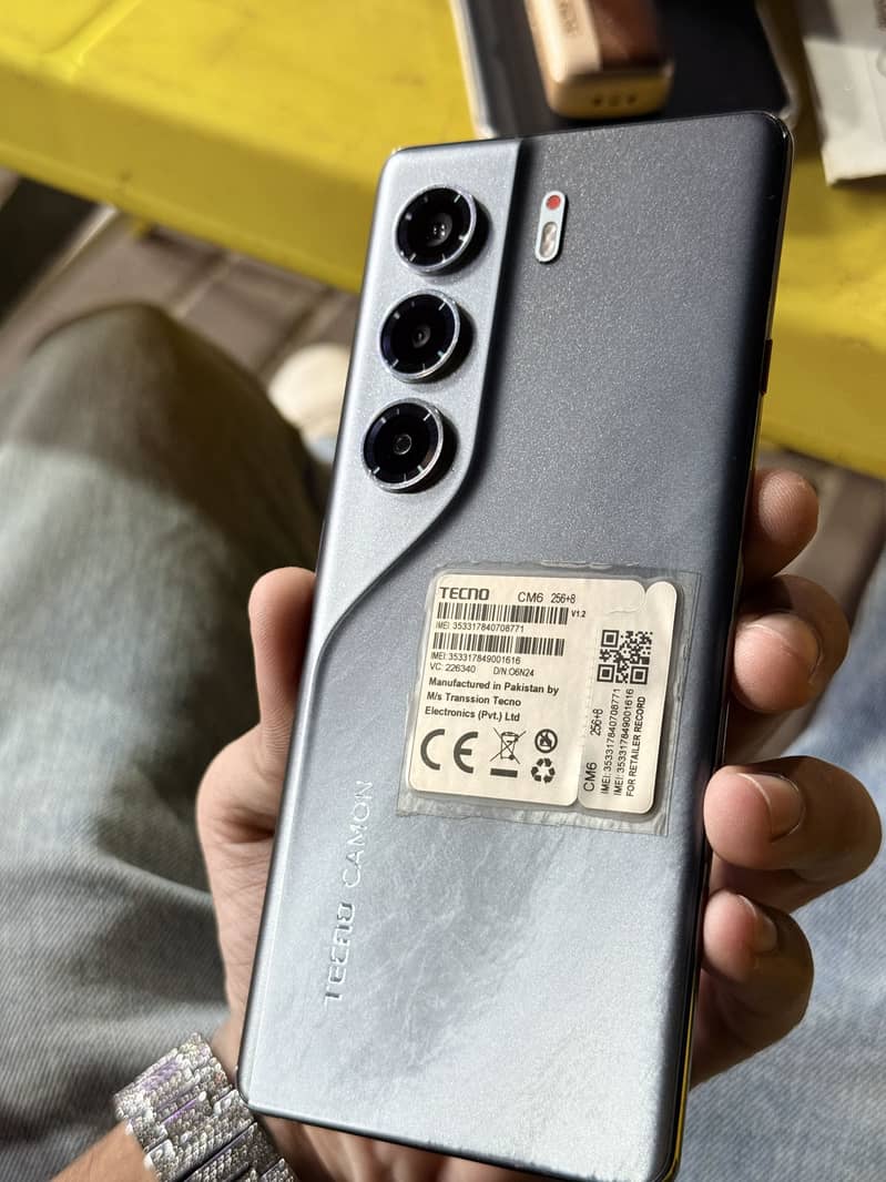 Tecno CAMON 40 Pro 0