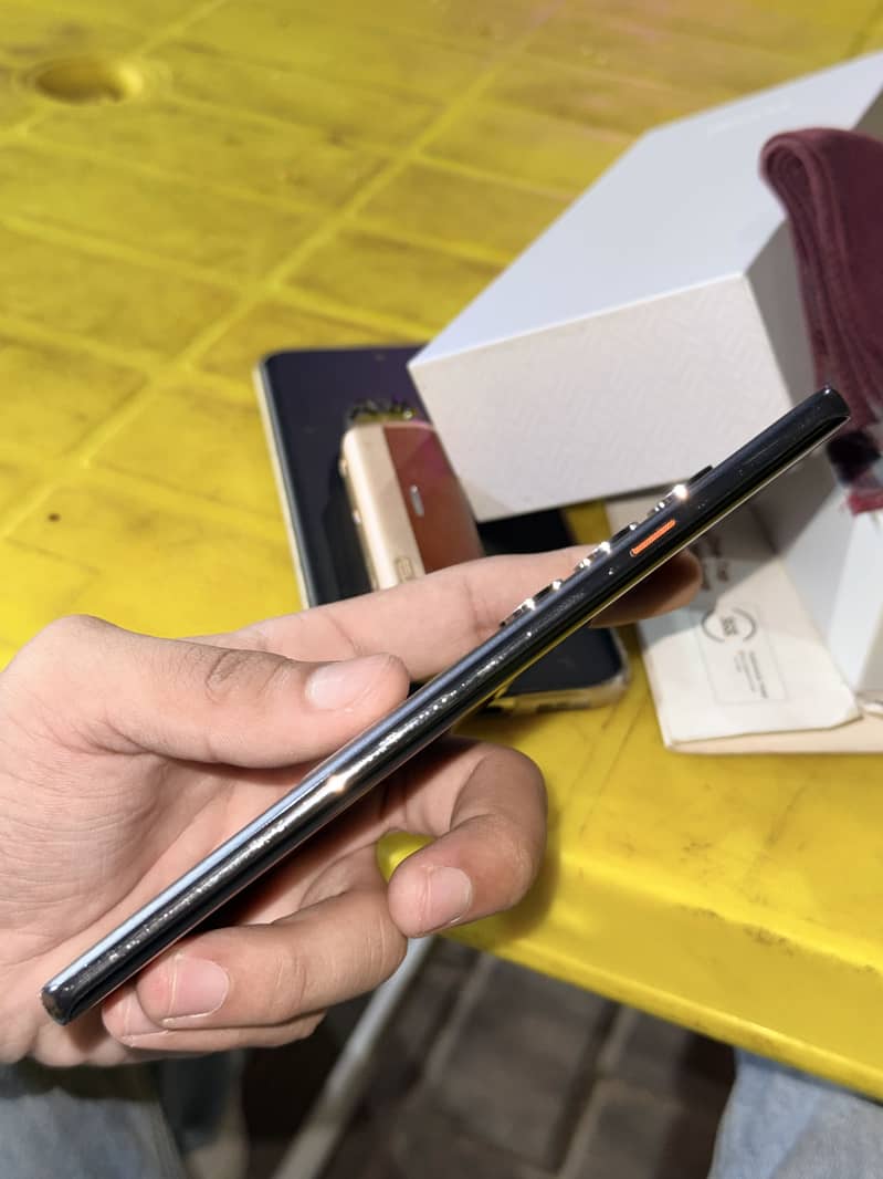 Tecno CAMON 40 Pro 1