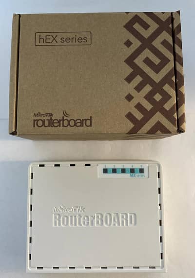 MikroTik hEX (RB750Gr3)