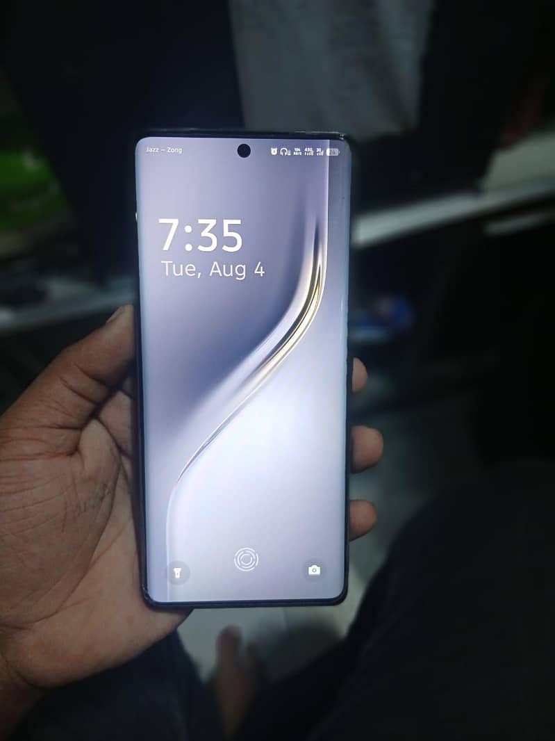Tecno CAMON 40 Pro 1