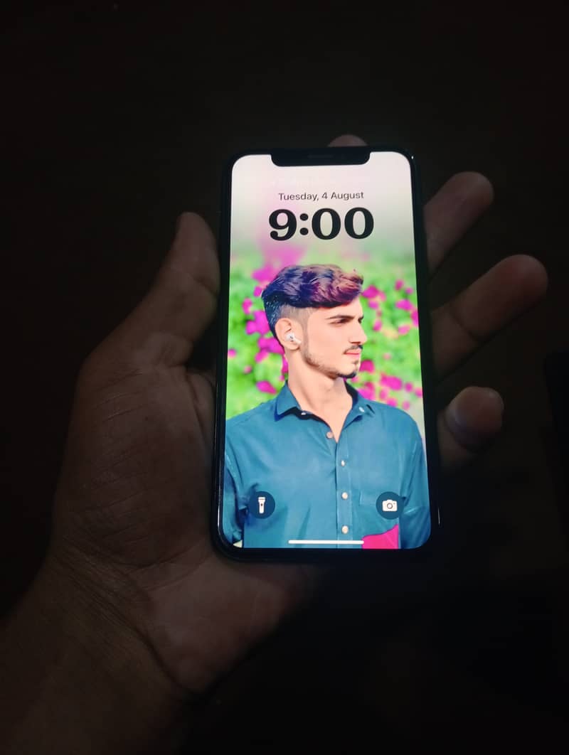 Apple iPhone XS 1