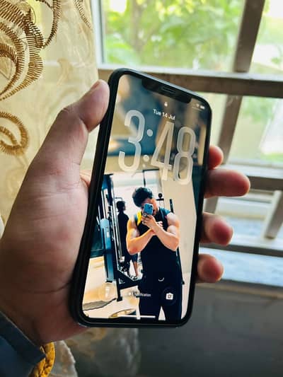 Iphone 11 64GB 10/10 Condition Urgent Sale