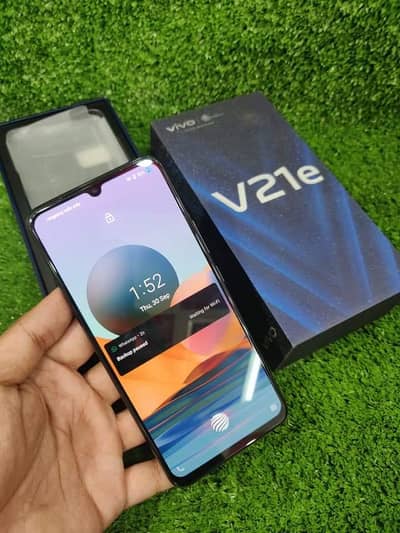 Vivo V21e mobile 8=128 GB Memory