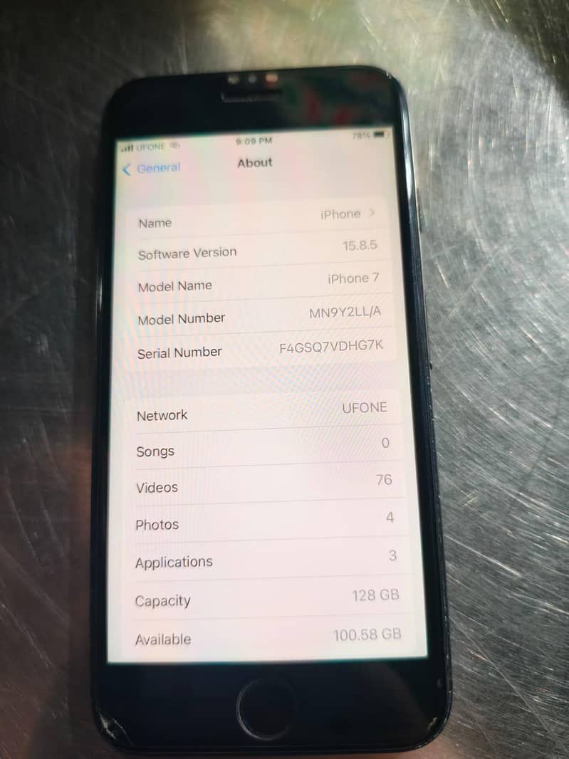 Apple iPhone 7 2