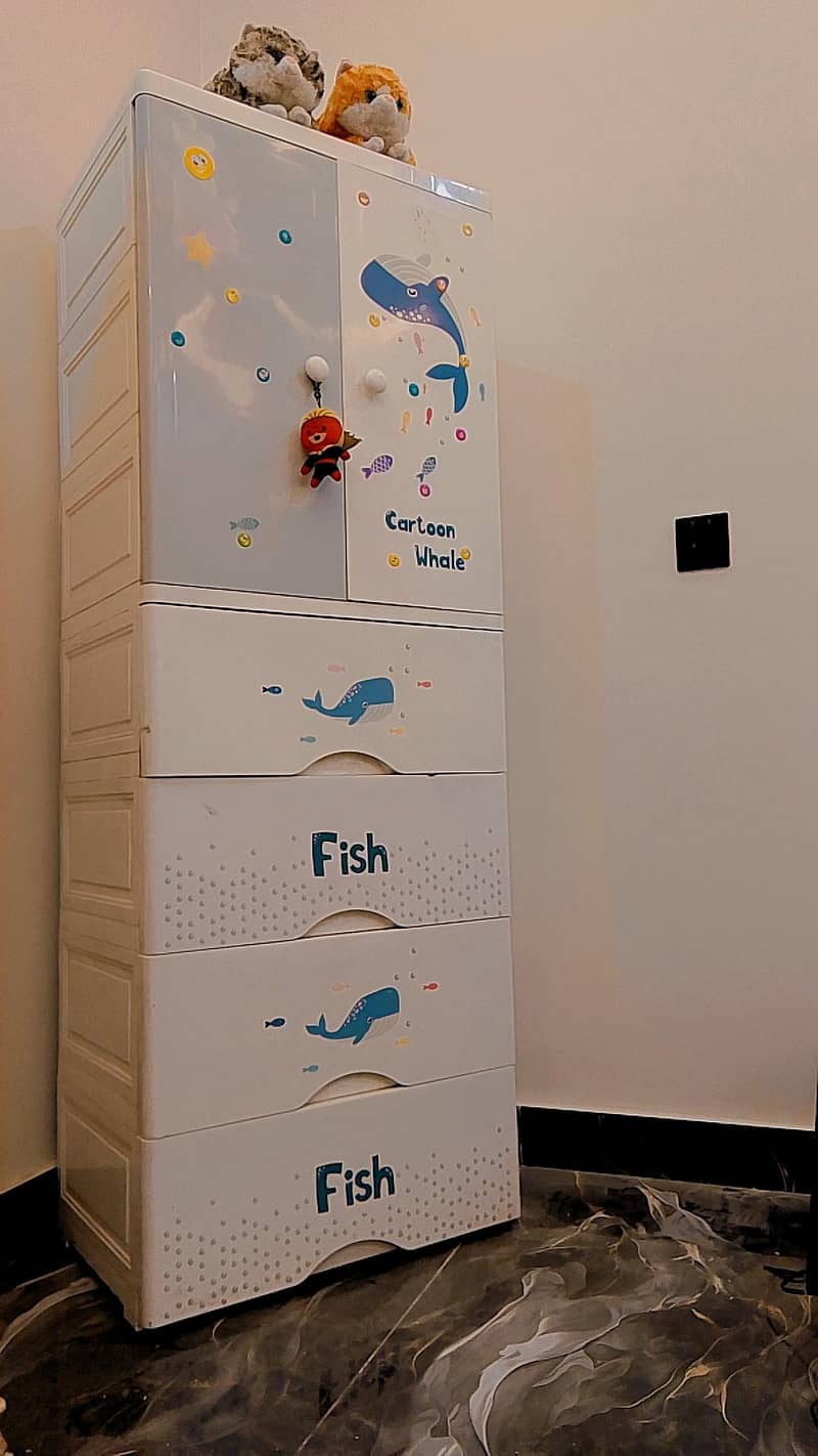 plastic cup board 1