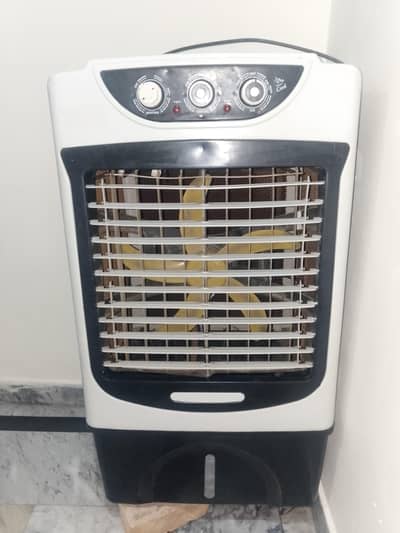 Dc air cooler