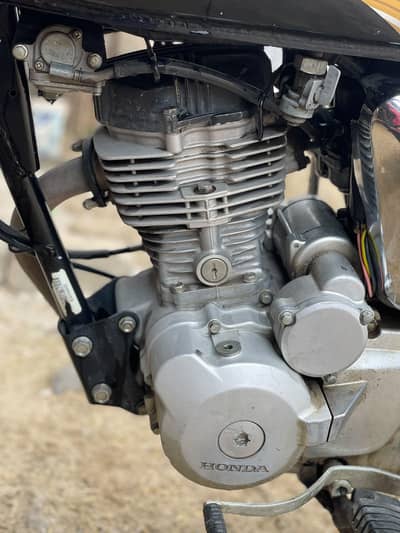 Honda 125 ha bilkul saf ha just office k liye use kia