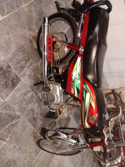 bilkul neat  bike hai
