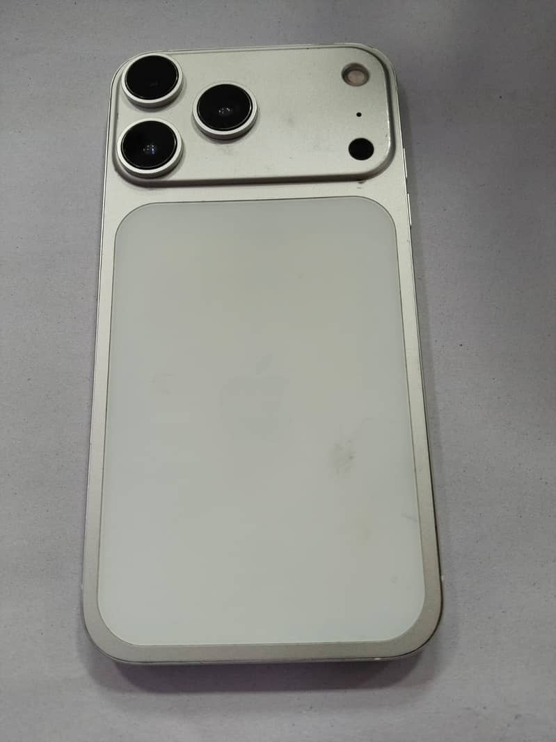 Apple iPhone 17 Pro 5
