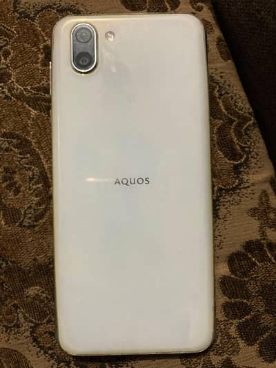 Sharp Aquos R2