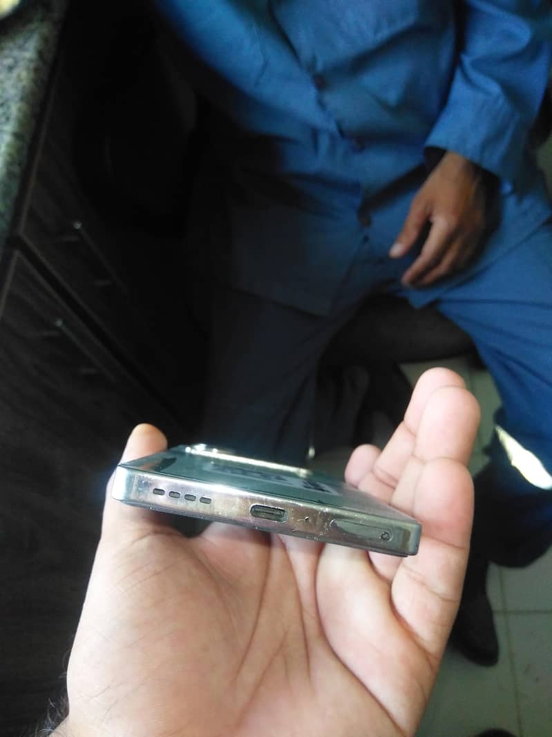Infinix Note 40 5