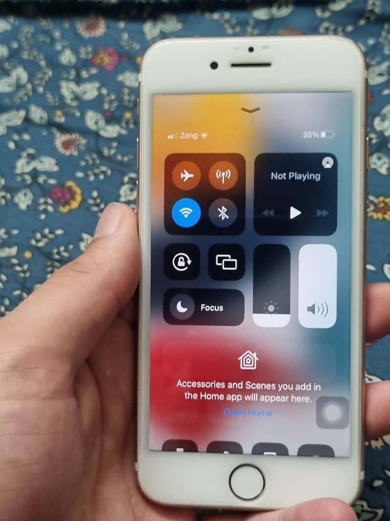 Apple iPhone 7 0